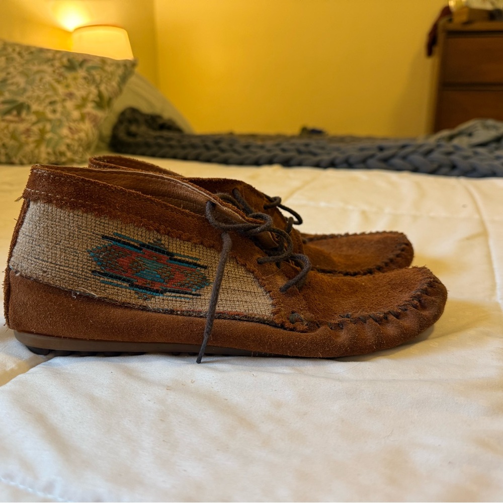 Minnetonka Tan and Brown Moccasins with Pattern